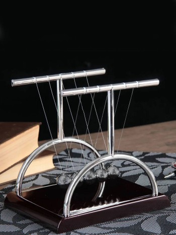 Маятник-антистресс Шарики Ньютона (13,5 х 13,5 х 11,5 см)