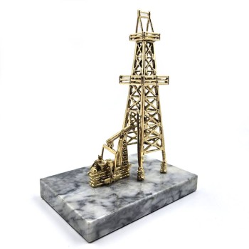 Статуэтка "Нефтяная вышка с качалкой" из бронзы и мрамора (16 см)