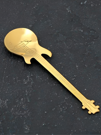 Чайная ложка позолоченная фигурная "Гитара" (на подложке)